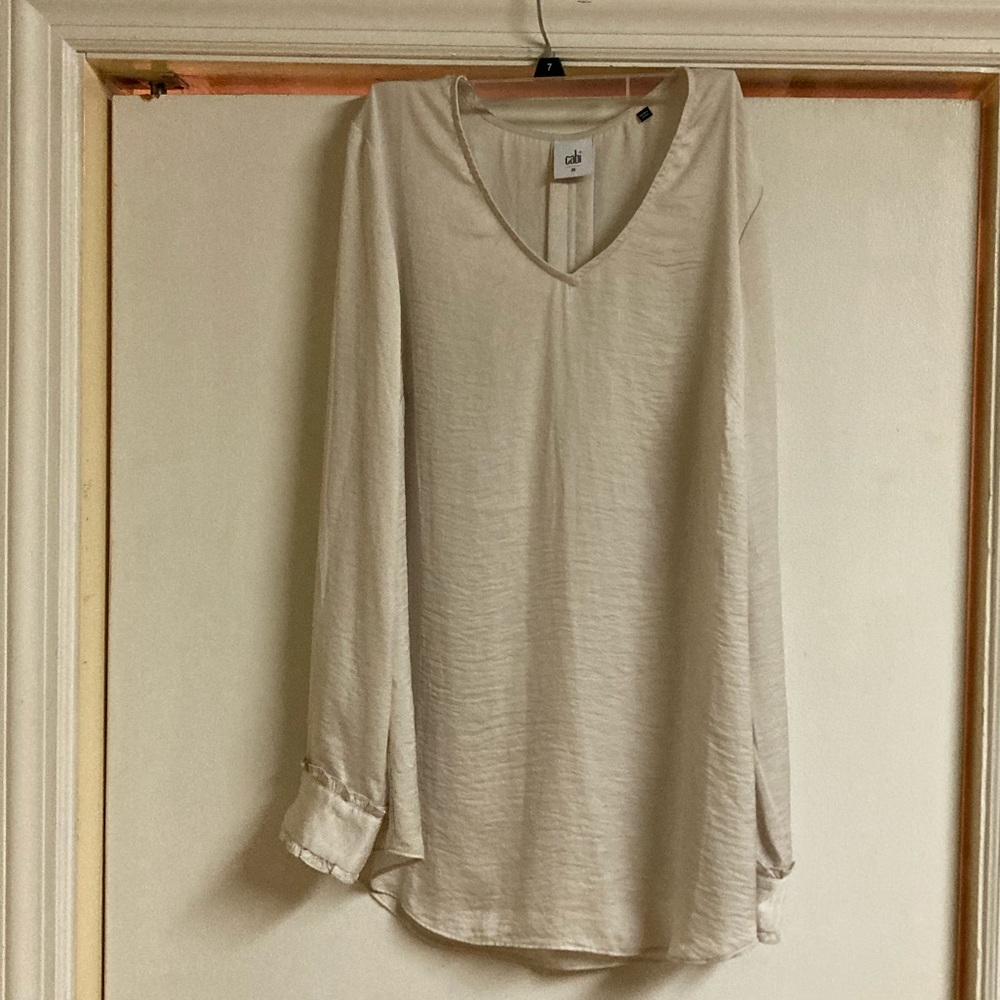 Cabi Med Ivory shirt with sleeve ruffle